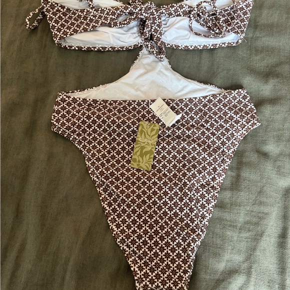 Cupshe x Joelle fletcher Brown and White Geometric onesie Swimsuit - Picture 2 of 7